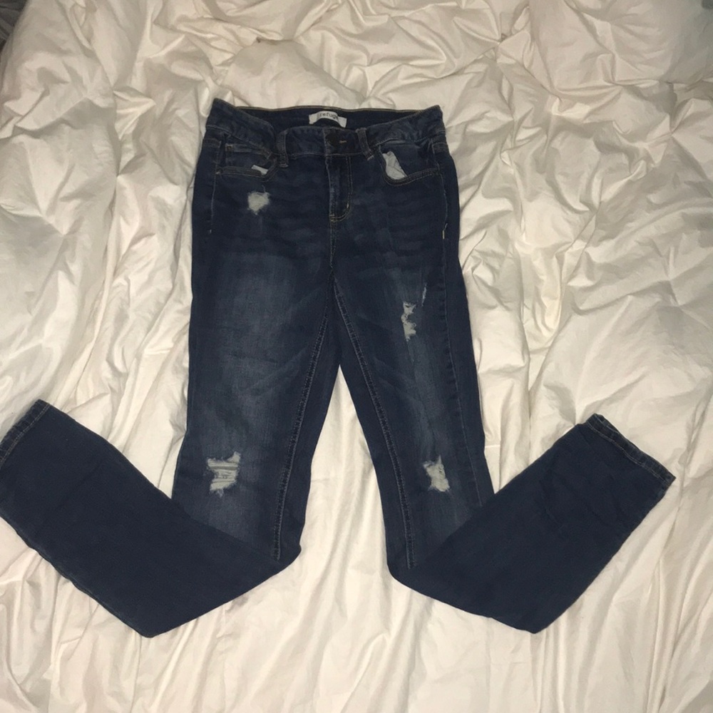 Refuge size 4 darkwash jeans!💅🏼💞